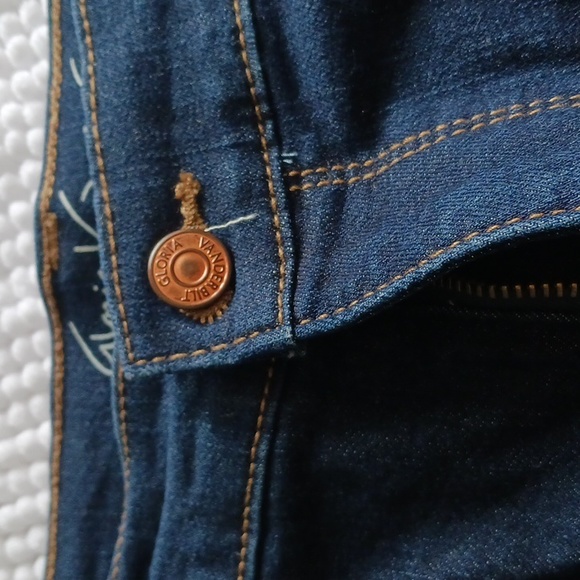 Gloria Vanderbilt All-Around Slimming Effect Jean/ Denim Capri - Picture 6 of 12